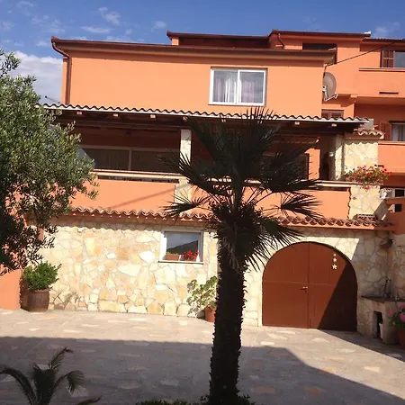 Tariba 3*